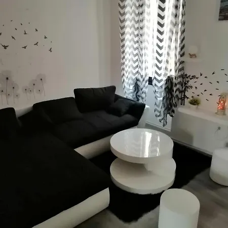 Delka Апартаменты Ровинь